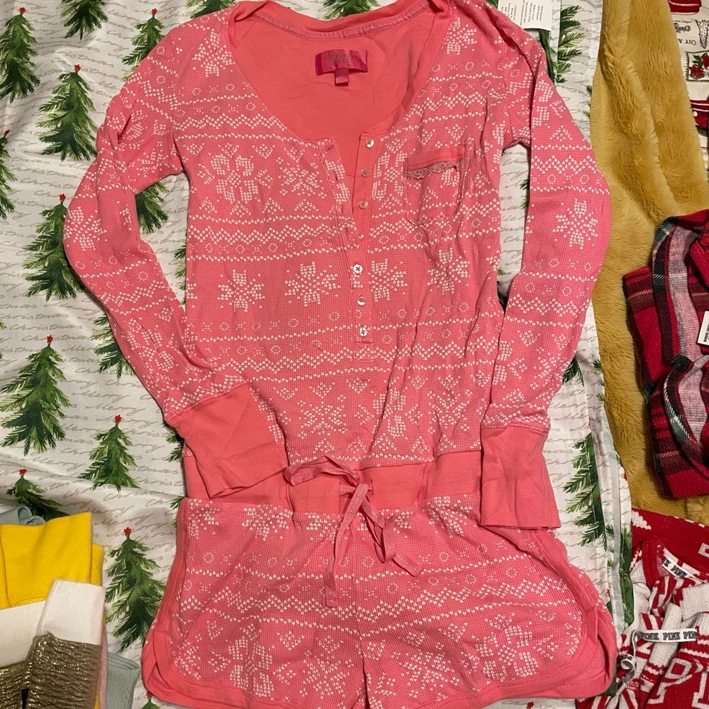 Vs PINK christmas pajamas